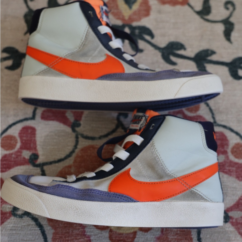 Nike Blazer Mid Youth Sneakers Size 2.5Y – Retro Colorblock Orange Navy – Clean - Picture 2 of 8